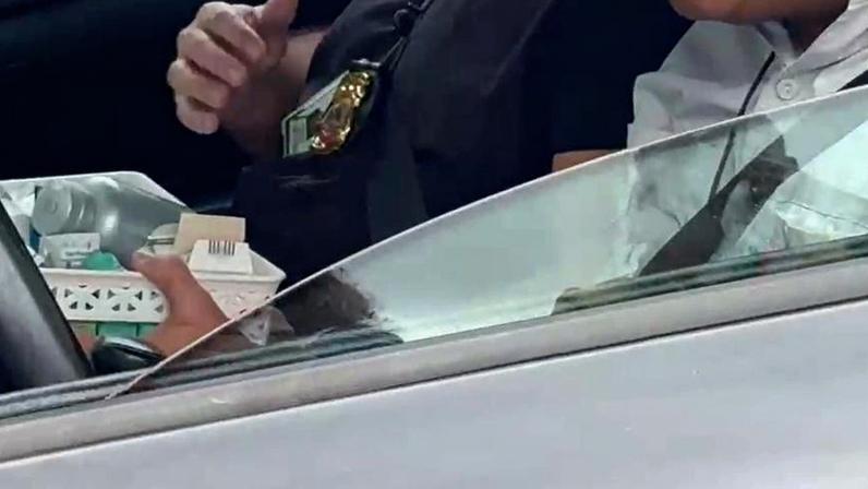 A ex-primeira-dama Michelle Bolsonaro tem enviado itens como caixa com Gatorades e remédios