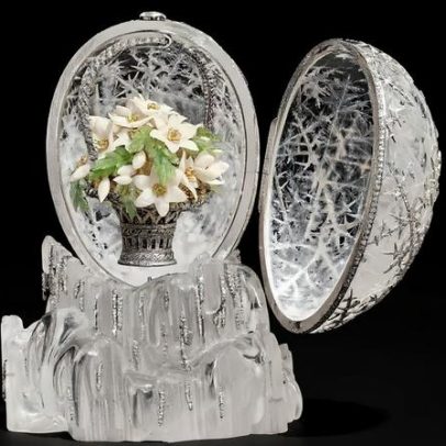 Ovo de Fabergé de cristal pode bater recordes