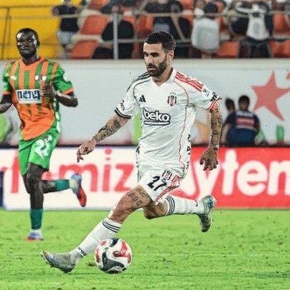 Rafa pode acertar transferência para novo clube