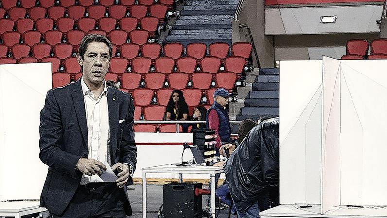 Rui Costa foi o primeiro candidato a votar nas Eleições do Benfica de 8 de novembro - Foto: SL Benfica