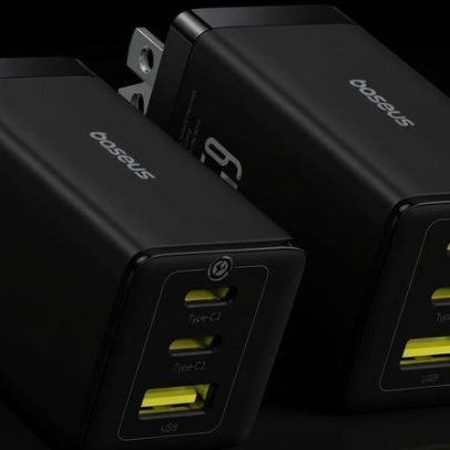 Amazon vende carregador 65W 3 portas, 2 unidades por um quarto do preço do Apple