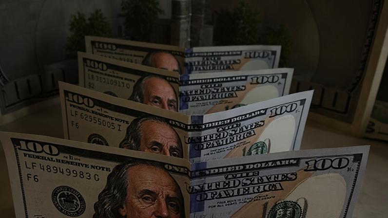 Dólar valoriza com cautela fiscal, política e demanda sazonal. IPCA-15 acima do esperado, risco fiscal de R$100 bi no Congresso. BC e Tesouro comentam - Foto: collectionImage