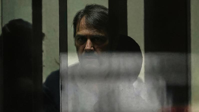 Projeto de lei da oposição no Senado diminui penas da condenação de Bolsonaro para apenas 6 anos em regime aberto. (Foto: Isaac Fontana/EFE)
