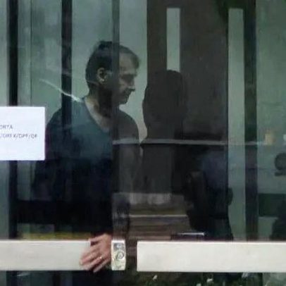 Bolsonaro tenta adaptar rotina e isolamento após uma semana preso