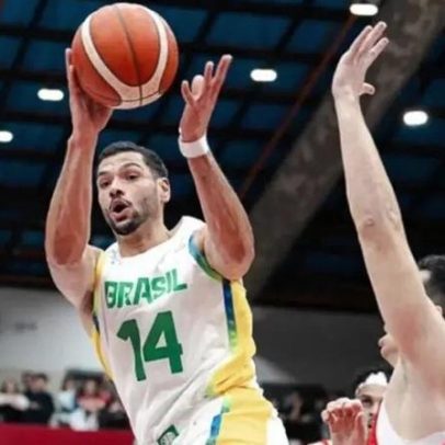 Brasil vence estreia na Copa do Mundo de basquete mesmo desfalcado