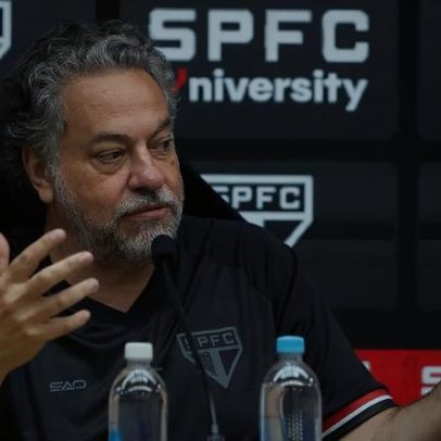 Conselheiros do São Paulo pedem renúncia de Casares em documento com 41 assinaturas