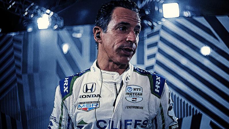 Helio Castroneves: suado, molhado e com o macacão sujo, mas feliz por ter participado deste grande momento do automobilismo em Cuiabá (Foto Marcelo Melo/Vicar)