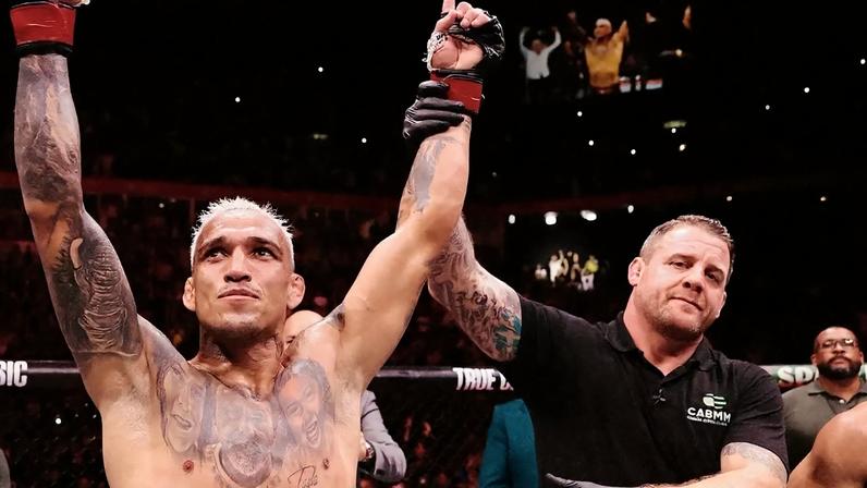 Marc Goddard anuncia vitória de Charles do Bronx no UFC Rio (Foto: Reprodução/X: @marcgoddard_uk)