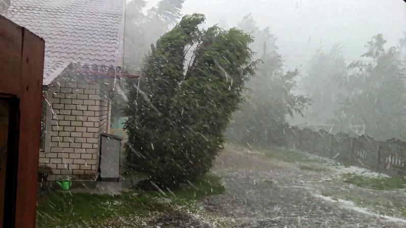Uma supercélula produziu uma intensa chuva de granizo na cidade de Erechim. Mesmo o município estando localizado a mais de 250 km de Porto Alegre, o Radar Meteorológico conseguiu identificar a formação da tempestade. Imagem ilustrativa.