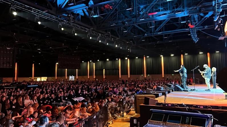 O evento atraiu estudantes de 20 estados e resultou em centenas de decisões de fé - Foto: Reprodução/Christian Post/Patrick Miller