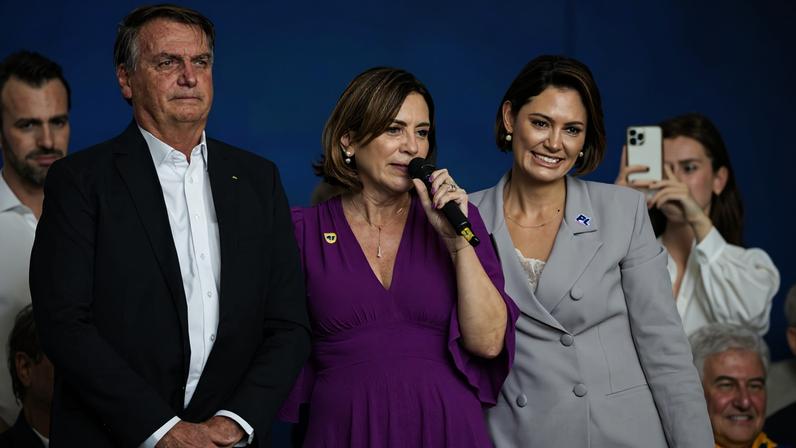 Conjuntura: Jair e Michelle Bolsonaro na posse de Rosana Valle no PL Mulher de São Paulo. A deputada federal é cotada para disputar uma cadeira paulista no Senado. (Foto: Isaac Fontana/EFE)