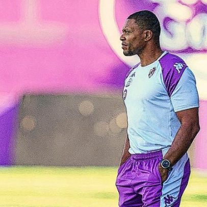 Júlio Baptista vê sonho de treinador ameaçado por discriminação racial