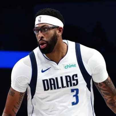 Anthony Davis deve enfrentar o Lakers em jogo da NBA