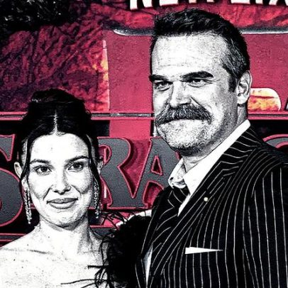 Millie Bobby Brown surge sorridente ao lado de David Harbour após denúncias de assédio