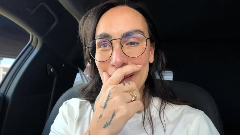 Clara Maia vai ao hospital com os filhos e se emociona após alta do recém-nascido da UTI — Foto: Reprodução/Instagram