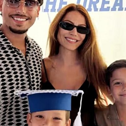 Jonathan Couto posta foto ao lado de Sarah Poncio e dos filhos