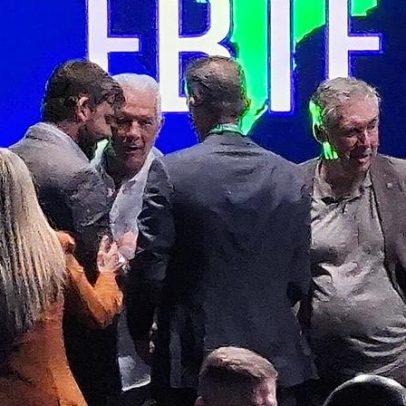 Emerson Leão critica treinadores estrangeiros após homenagem a Ancelotti