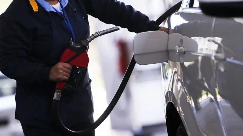 Gasolina no Brasil supera preço internacional, gerando oportunidade a importadores. Diesel segue mais barato - Foto: Marcelo Camargo/Agência Brasil