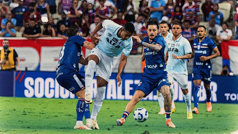 Partida entre Fortaleza e Grêmio, pelo Brasileirão (Foto: Caio Rocha/Ofotográfico/Gazeta Press)