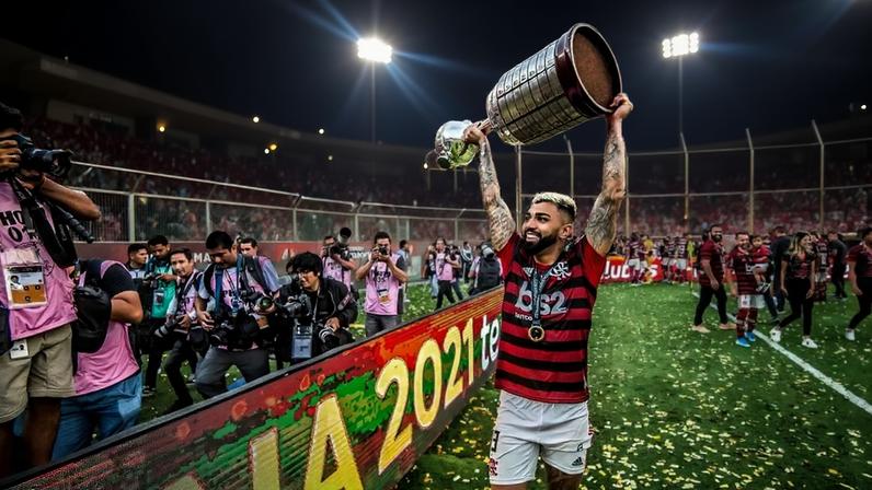 Gabigol comemora título da Libertadores em 2019 (Foto: Alexandre Vidal/CRF)