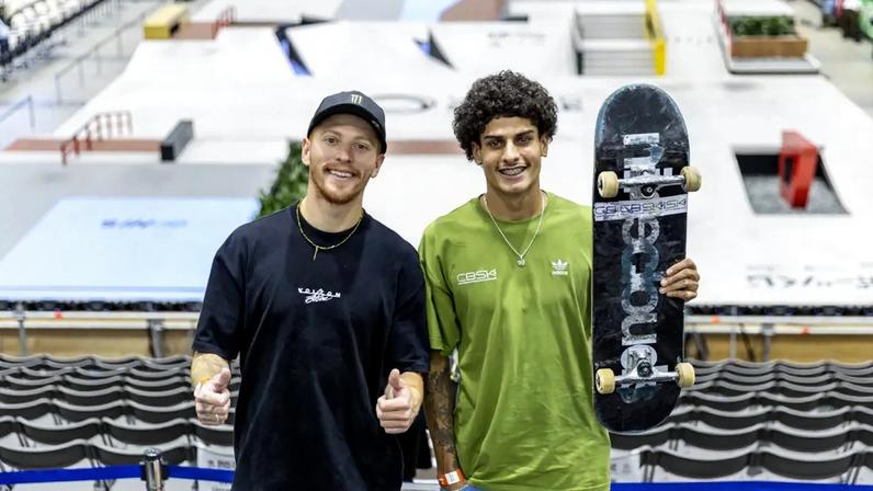 Os brasileiros Giovanni Viana e Wallace Gabriel são finalistas da Copa do Mundo de Skate Street (Foto: Julio Detefon/ CBSk)