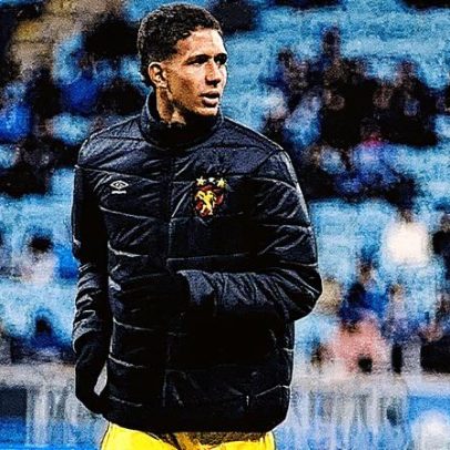 Botafogo avança para contratar zagueiro Riquelme do Sport