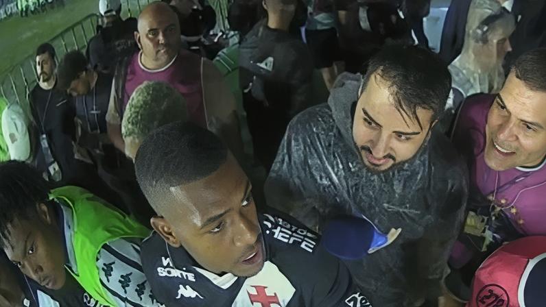 Rayan falou com a transmissão da partida entre Vasco e Internacional (Foto: Reprodução)