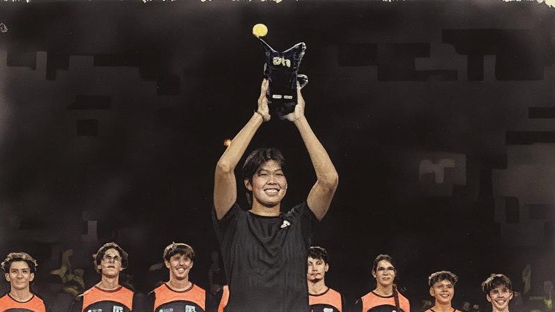 O americano Learner Tien ergue seu primeiro ATP na carreira (Divulgação)