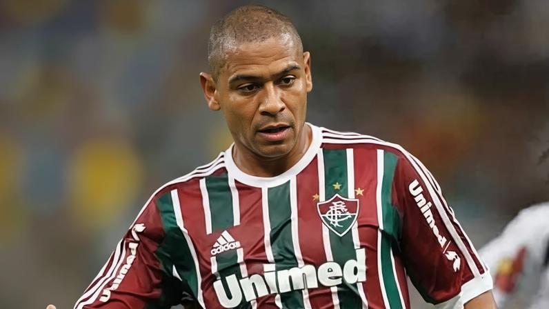 Walter marcou dois gols e foi o grande nome da vitória tricolor sobre o São Paulo no Maracanã.