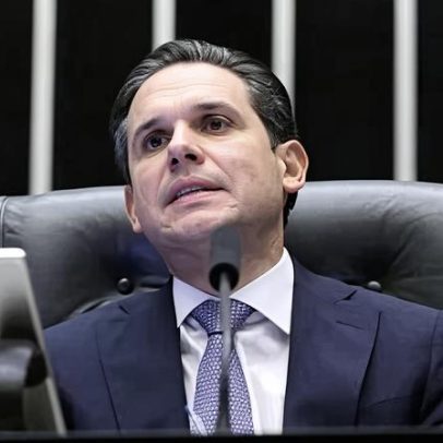 Motta proíbe deputados de votar do exterior, Eduardo e Ramagem nos EUA