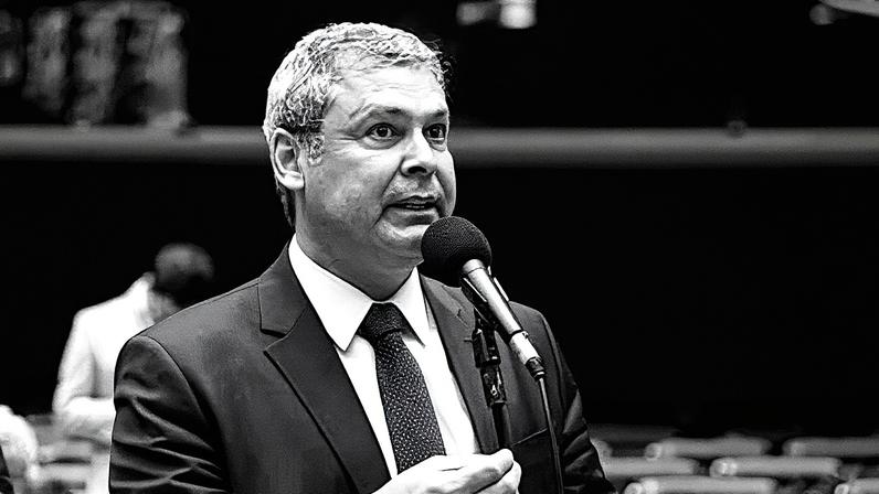 Líder do PT defende destituição de Derrite da relatoria de PL Antifacção