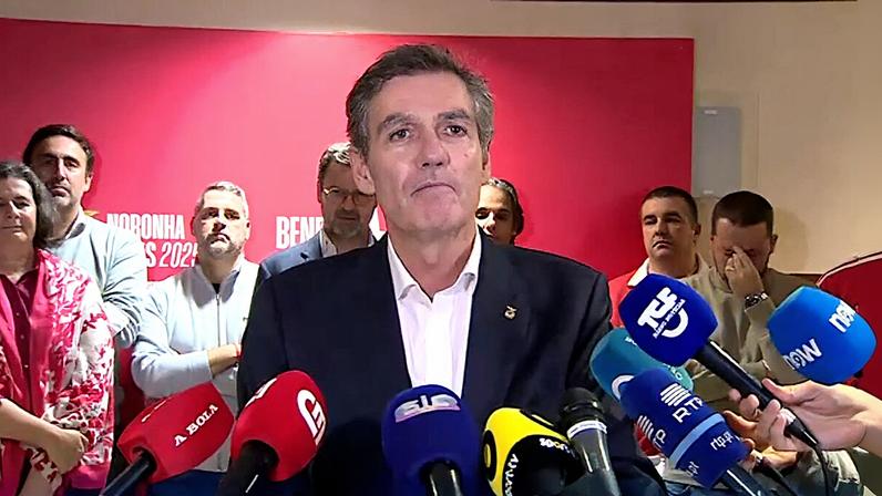 Candidado discursou durante a madrugada