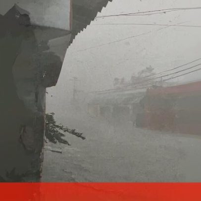 Supertufão atinge Filipinas e força retirada de centenas de milhares