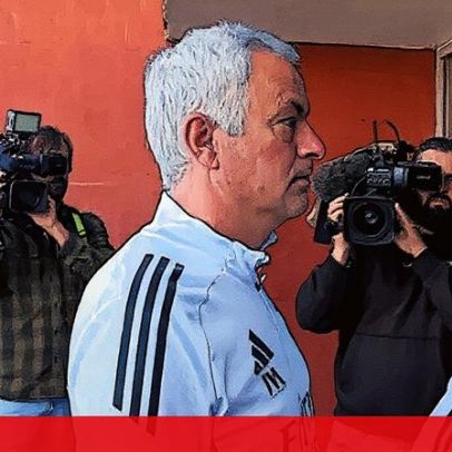 Mourinho e o plantel do Benfica votam no Seixal