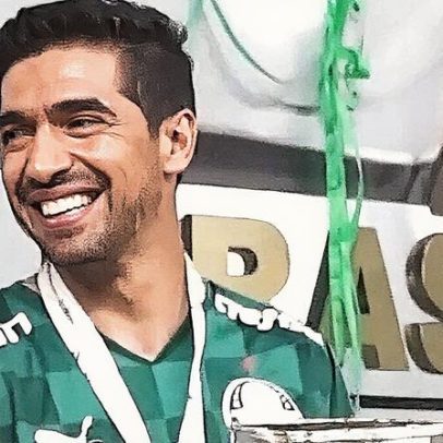 Derlei exalta Abel Ferreira como o maior treinador estrangeiro do futebol brasileiro