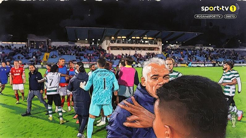 Jogadores do Santa Clara revoltados com canto assinalado a favor do Sporting