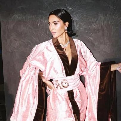 Kim Kardashian é elogiada como gênio por usar quimono no Fair após backlash