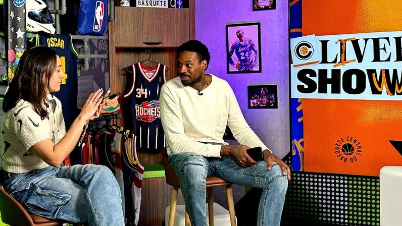 Lucas Bebê durante gravação do programa Central de Basquete (Foto: Isabella Zuppo/ Lance!)