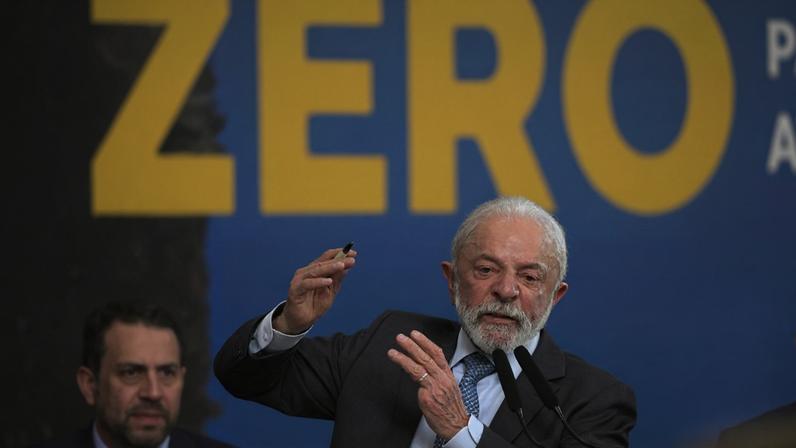 Lula sanciona isenção do IR: medida gera debate sobre risco fiscal e PLR (Foto: Fabio Rodrigues-Pozzebom/ Agência Brasil)