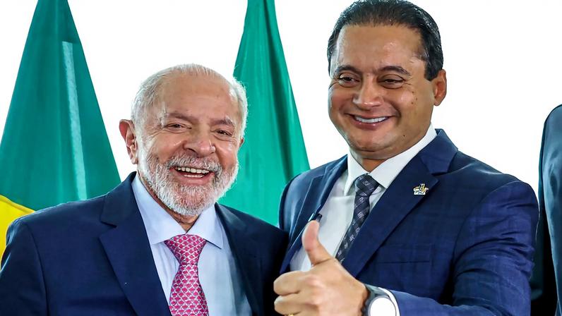 Lula entra em campo, chama Weverton para almoço e tenta driblar crise com Alcolumbre. (Foto: Ricardo Stuckert/PR)