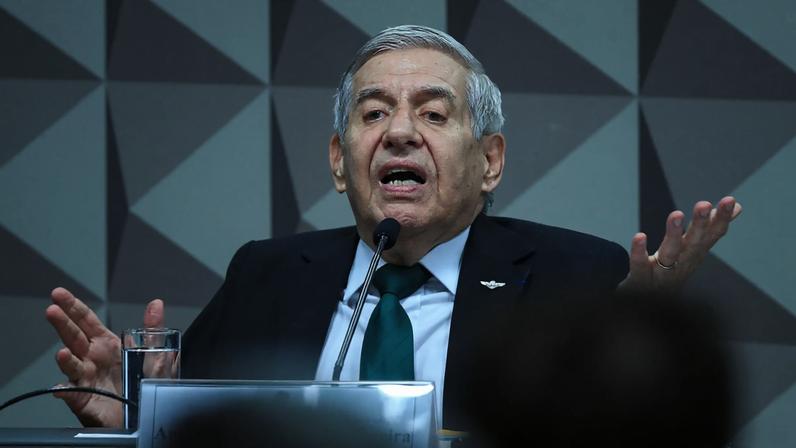 Clubes Militares chamaram de "injustas" e "desproporcionais" prisões de militares, como o general Heleno. (Foto: Lula Marques / Agência Brasil)