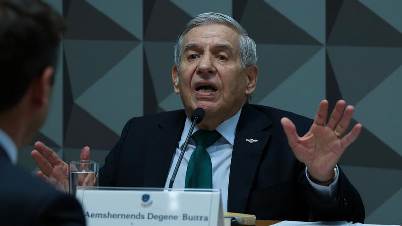 Clubes Militares chamaram de "injustas" e "desproporcionais" prisões de militares, como o general Heleno. (Foto: Lula Marques / Agência Brasil)