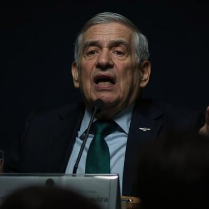 Generais Heleno e Nogueira são presos e levados ao Comando Militar do Planalto