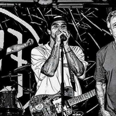 Marcello Novaes prestigia show da banda Fuze ao lado dos filhos Diogo e Pedro