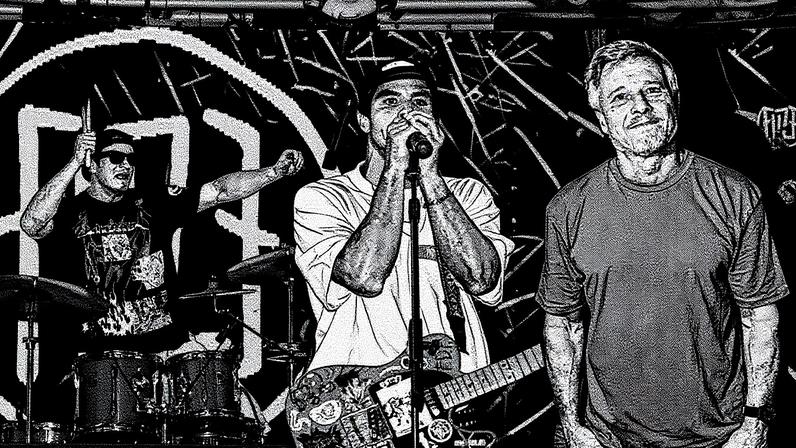 Marcello Novaes prestigia filhos, Diogo e Pedro Novaes, em show da banda Fuze — Foto: Rodrigo Sauzo/De Rolé/Divulgação