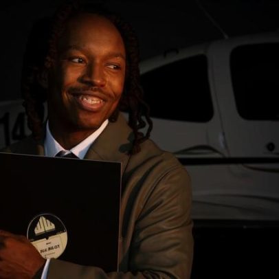 Mavi entrevista sobre The Pilot, sobriedade e novo álbum First In Flight