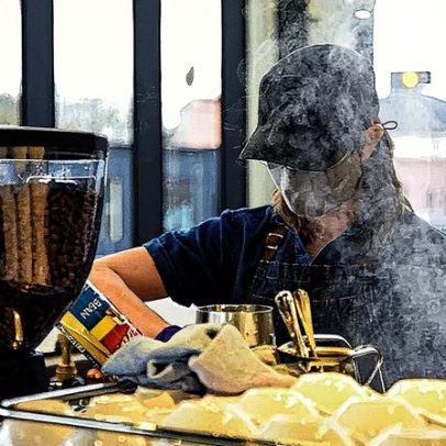 Setor de serviços do Brasil supera expectativa em setembro