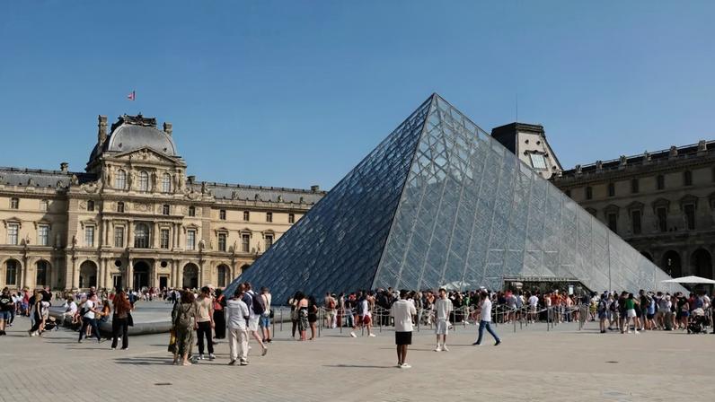 Mona Lisa é uma das obras mais famosas em exposição no Louvre • Unsplash