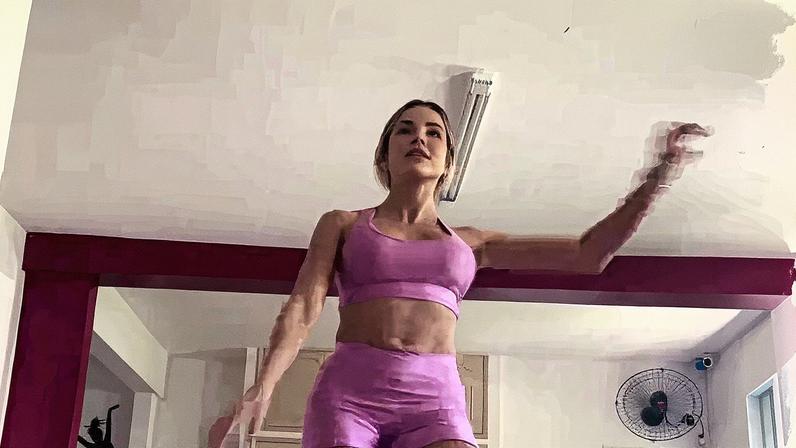 Gabi Martins mostra bolhas no pé após aula de samba e treino — Foto: Reprodução/Instagram