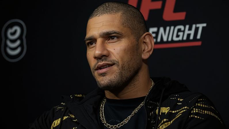 Alex Poatan é confirmado em evento do UFC no Brasil